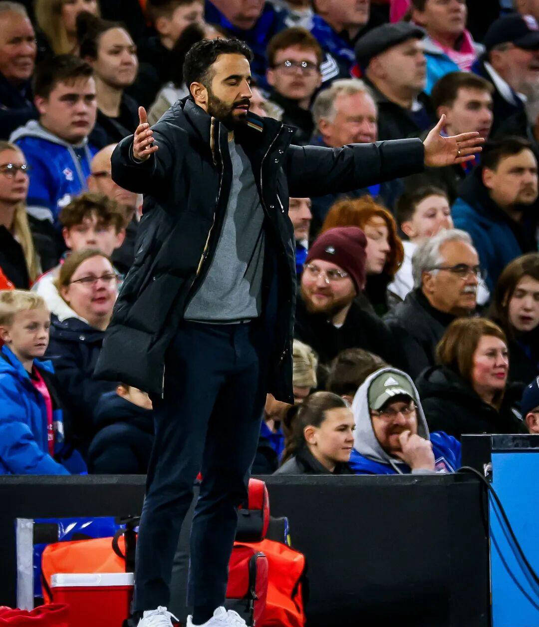 开云体育-包含赛地聚焦——英超集结日热度飙升，莱比锡门线救险，压力陡增，高层口径保持一致的词条